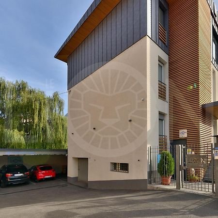 Le Lion Apartments - Bike & Ski Aosta Exterior photo